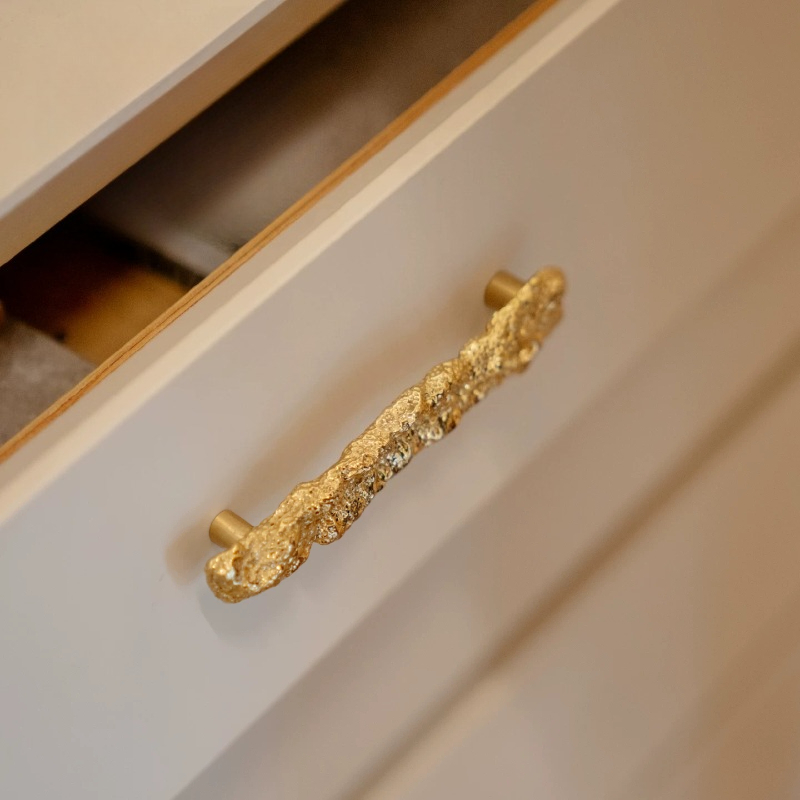 Mosiężne i aluminiowe okucia d – Unique Furniture Hardware Pulls recenzja i cena