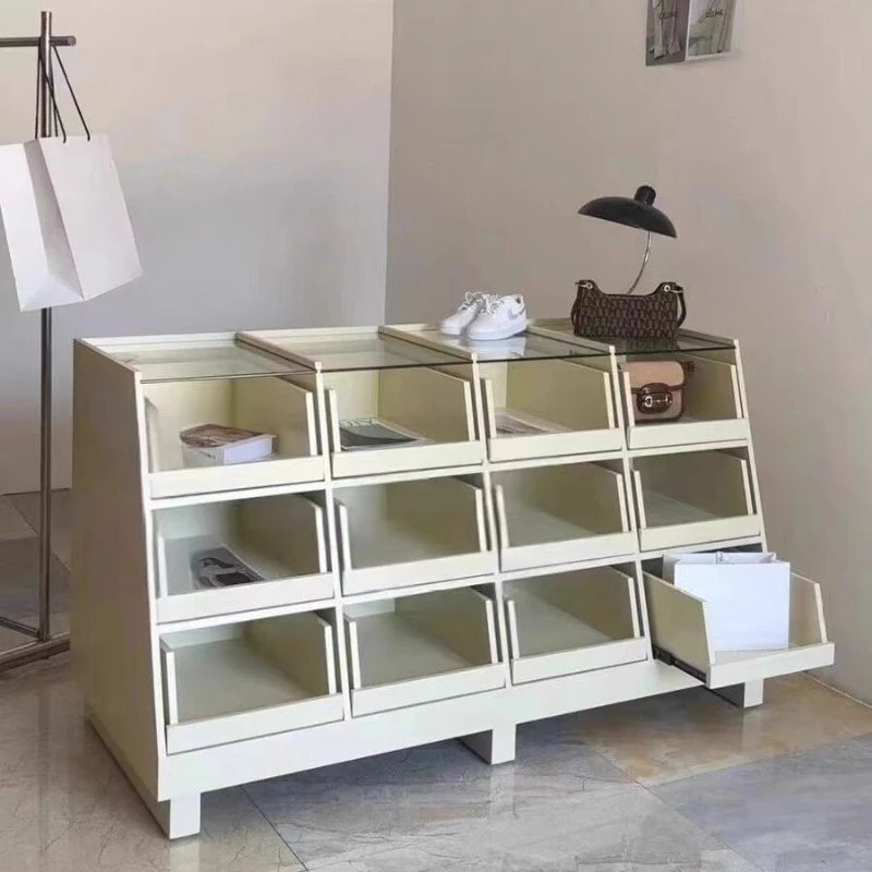 Sklep z odzieżą dziecięcą Naka – Furniture Hardware Store recenzja i cena